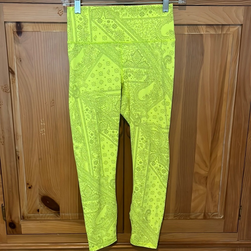 Fabletics crop leggings size extra small.